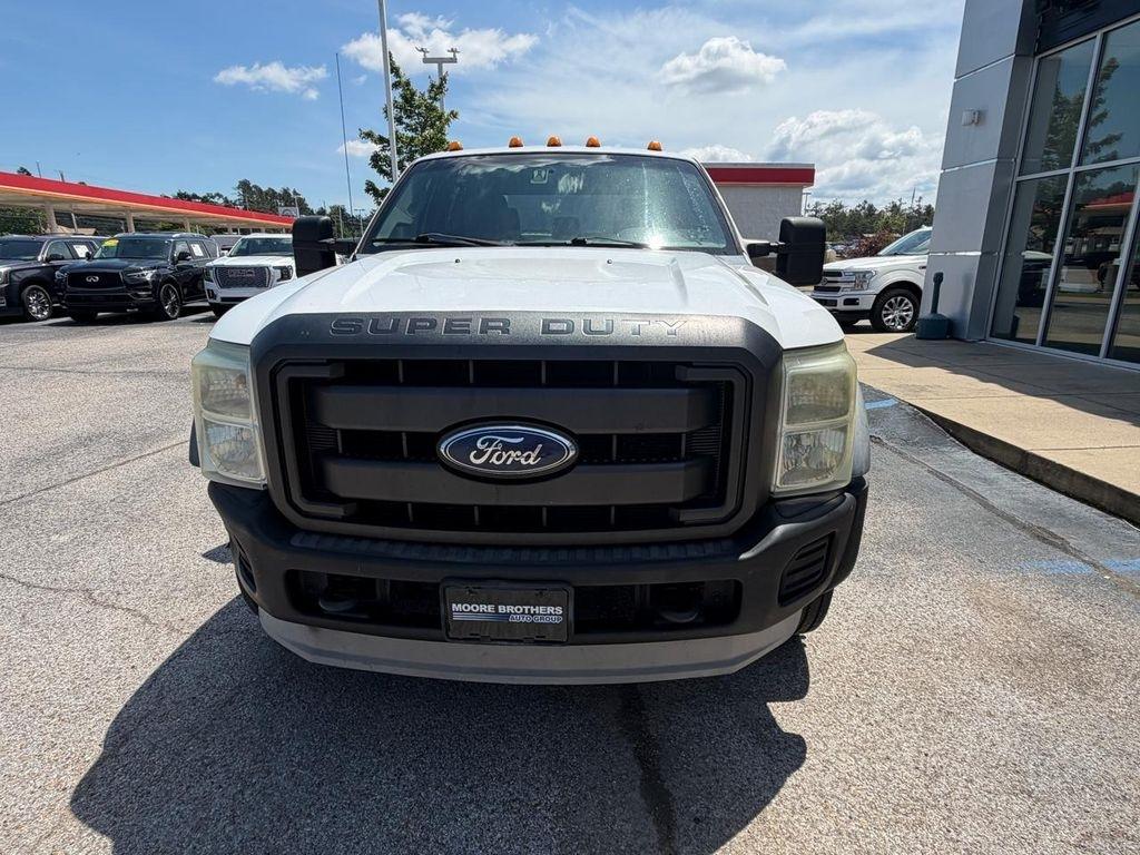 Ford Super Duty F-550 DRW 2WD Crew Cab 176" WB 60" CA XL 2012