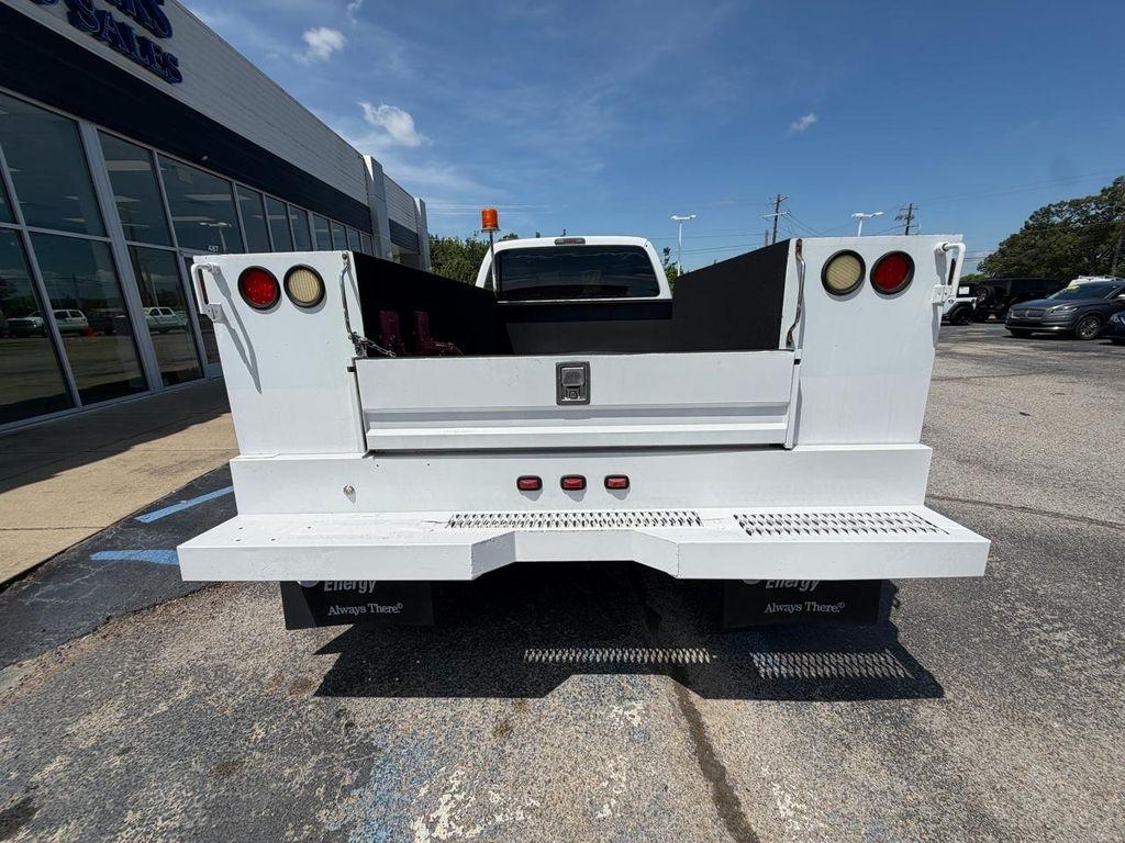 Ford Super Duty F-550 DRW 2WD Crew Cab 176" WB 60" CA XL 2012