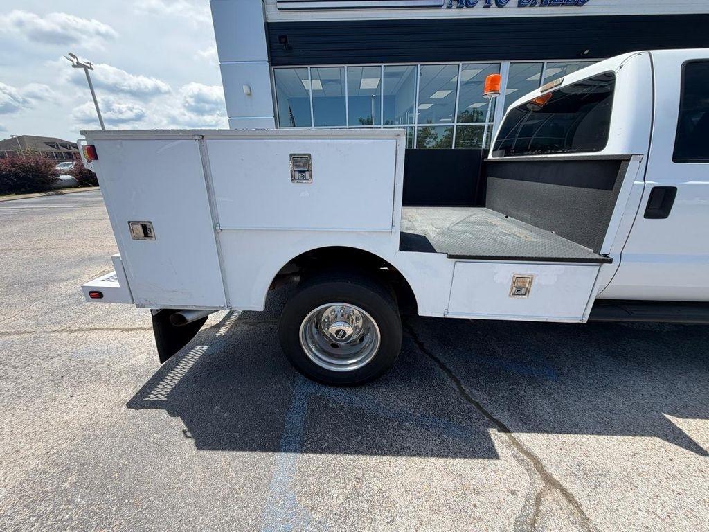 Ford Super Duty F-550 DRW 2WD Crew Cab 176" WB 60" CA XL 2012