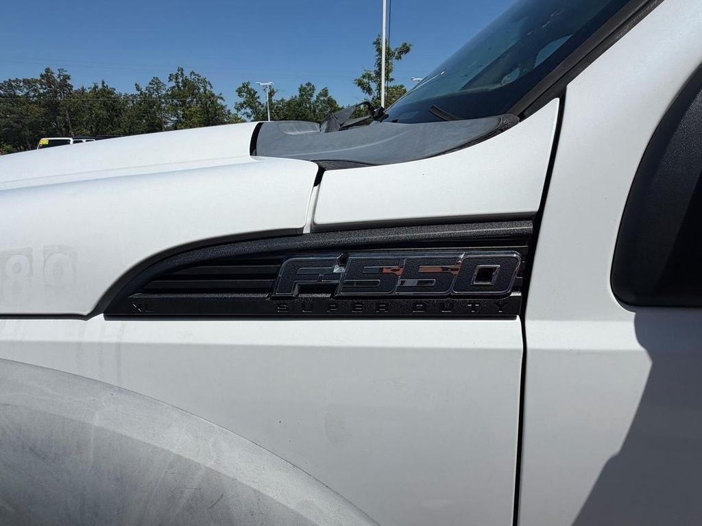 Ford Super Duty F-550 DRW 2WD Crew Cab 176" WB 60" CA XL 2012