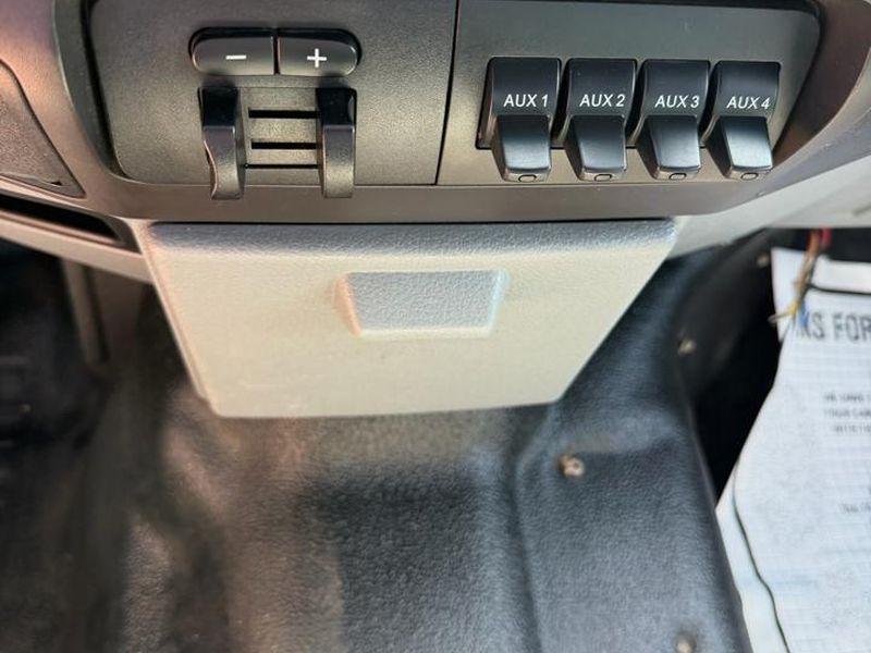 Ford Super Duty F-550 DRW 2WD Crew Cab 176" WB 60" CA XL 2012