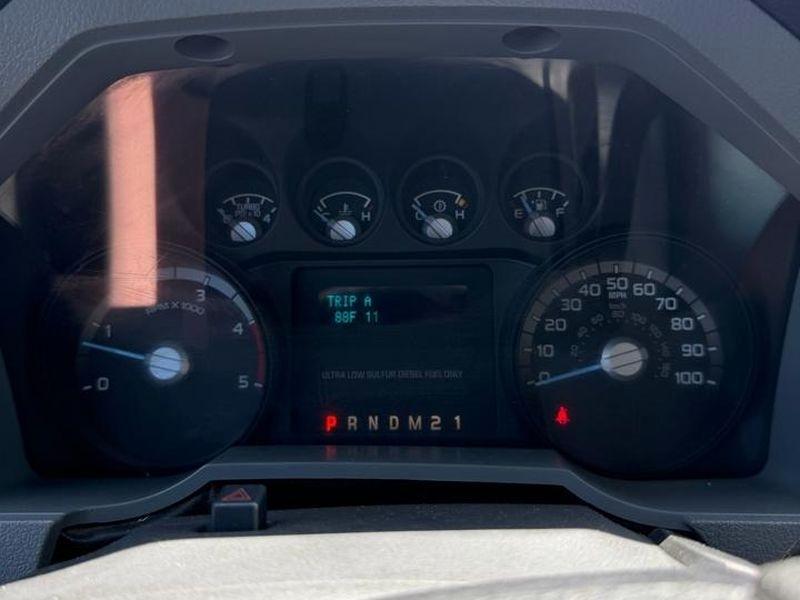 Ford Super Duty F-550 DRW 2WD Crew Cab 176" WB 60" CA XL 2012