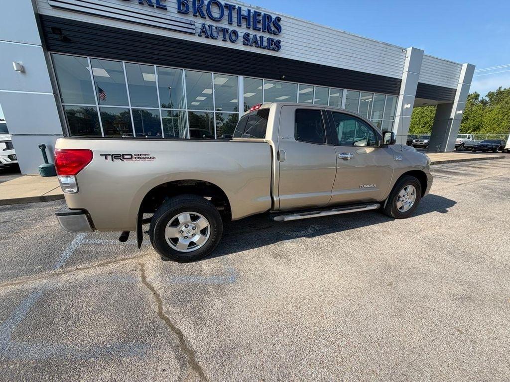 Toyota Tundra 2WD Double 145.7" 5.7L V8 LTD (Natl 2007