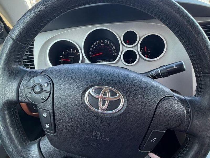 Toyota Tundra 2WD Double 145.7" 5.7L V8 LTD (Natl 2007