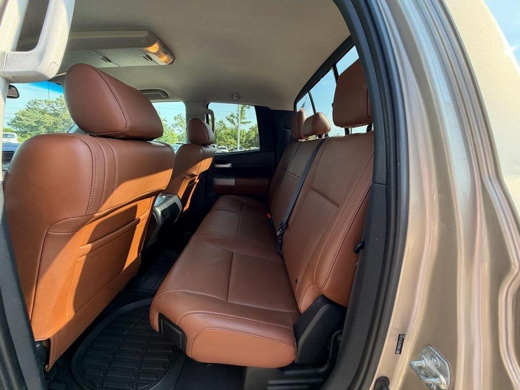 Toyota Tundra 2WD Double 145.7" 5.7L V8 LTD (Natl 2007