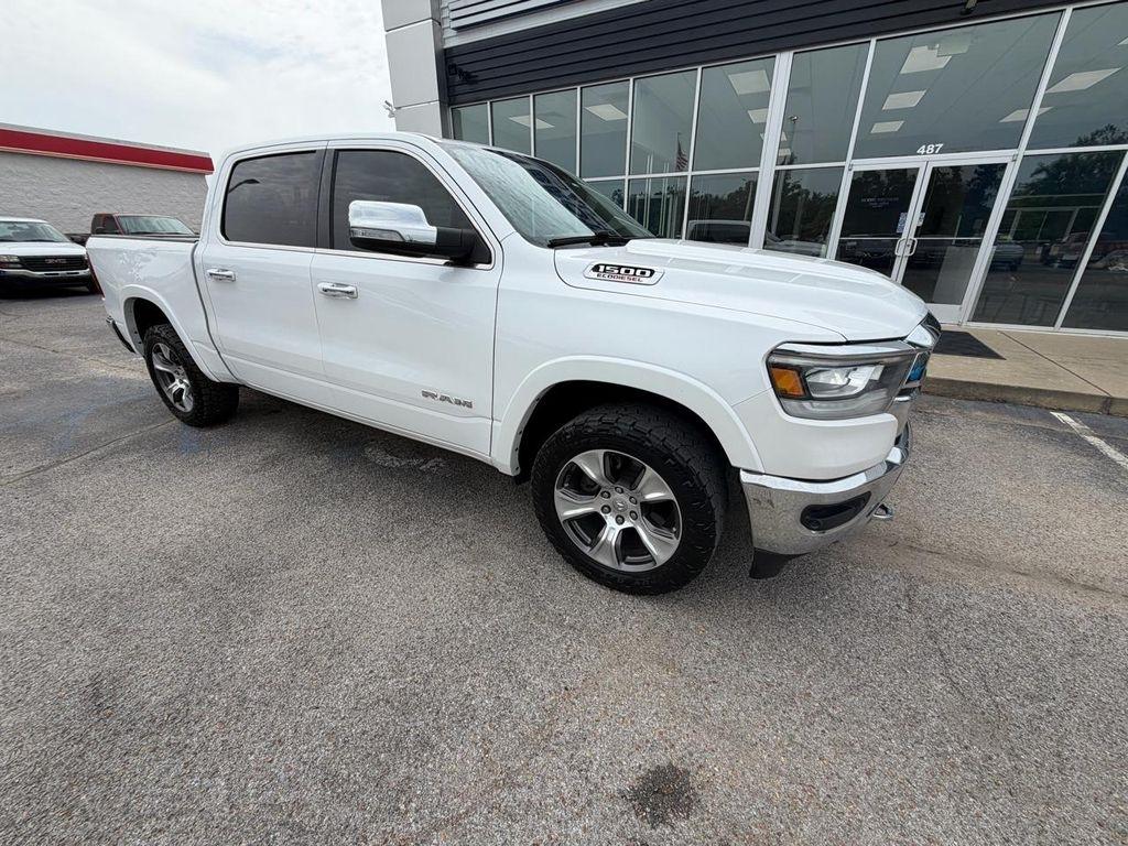 RAM 1500 Laramie 4x4 Crew Cab 5'7" Box 2022