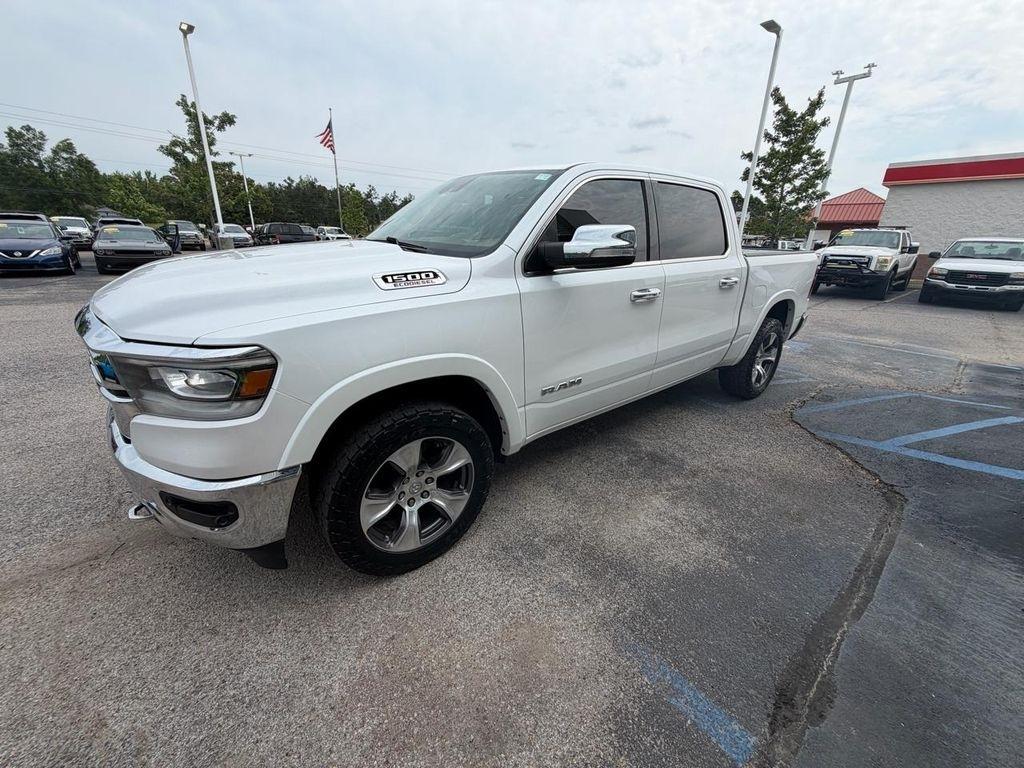 RAM 1500 Laramie 4x4 Crew Cab 5'7" Box 2022