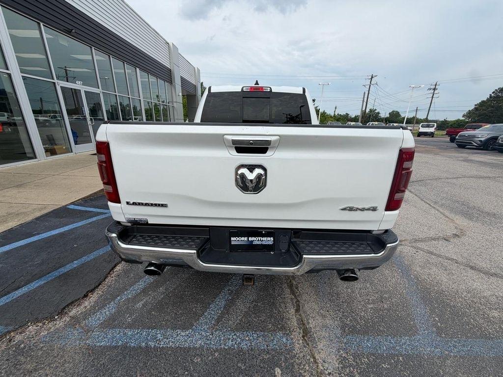 RAM 1500 Laramie 4x4 Crew Cab 5'7" Box 2022