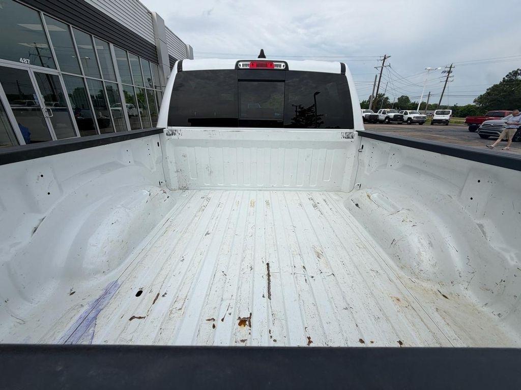 RAM 1500 Laramie 4x4 Crew Cab 5'7" Box 2022