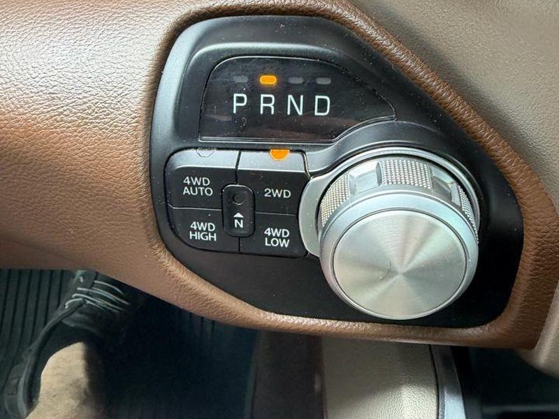 RAM 1500 Laramie 4x4 Crew Cab 5'7" Box 2022