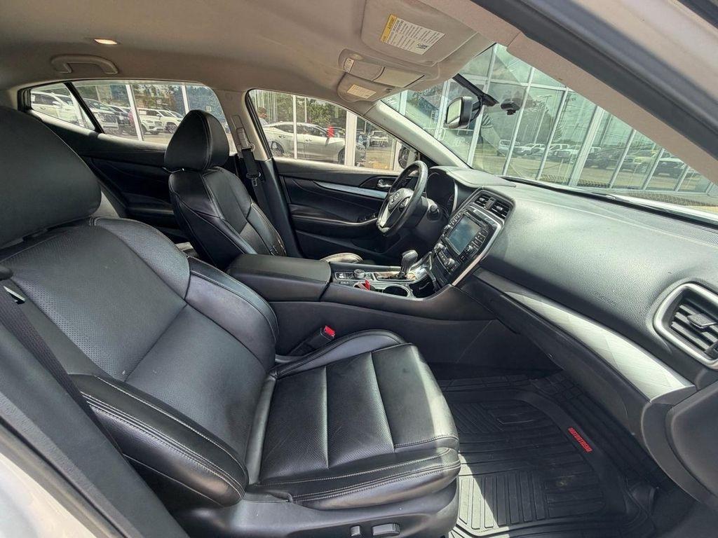 Nissan Maxima SV 3.5L *Ltd Avail* 2017