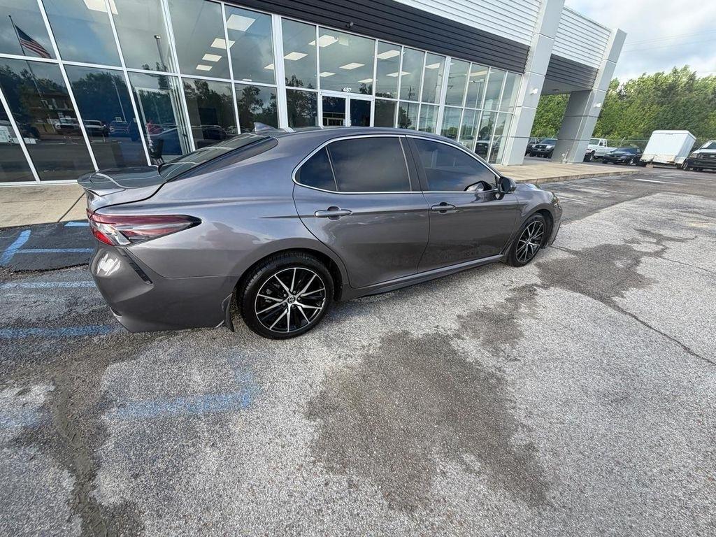 Toyota Camry Hybrid SE Nightshade CVT (Natl) 2023