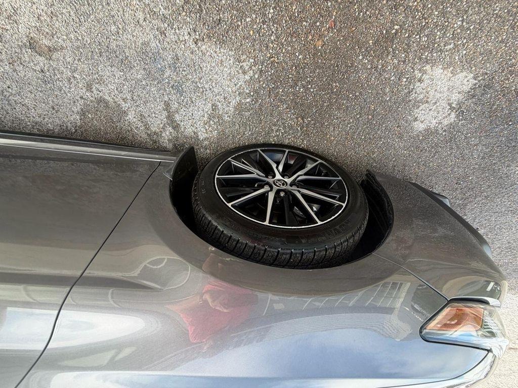 Toyota Camry Hybrid SE Nightshade CVT (Natl) 2023