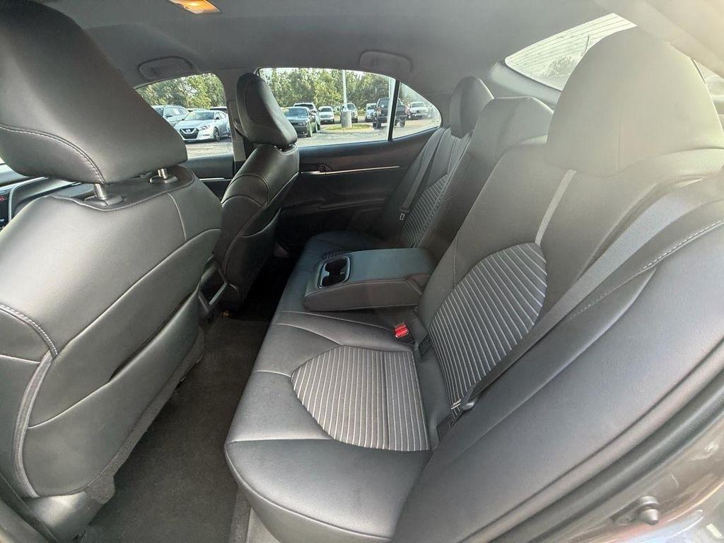 Toyota Camry Hybrid SE Nightshade CVT (Natl) 2023