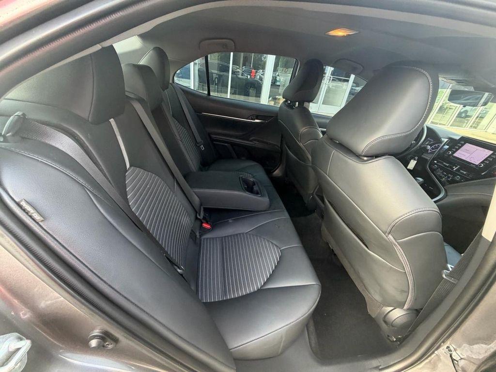 Toyota Camry Hybrid SE Nightshade CVT (Natl) 2023