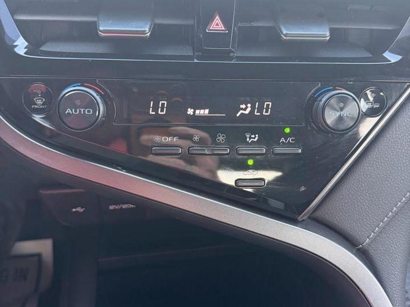 Toyota Camry Hybrid SE Nightshade CVT (Natl) 2023