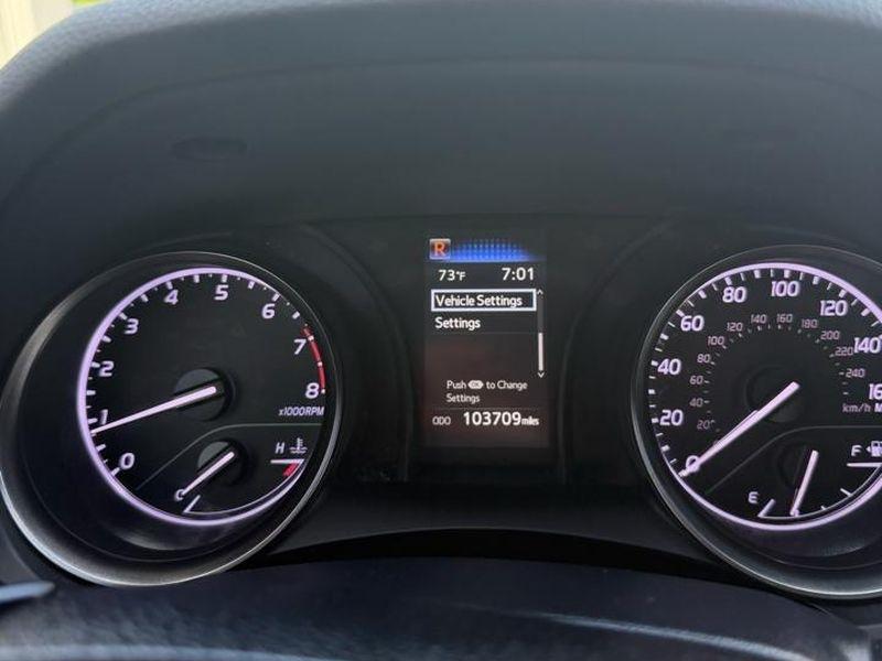 Toyota Camry Hybrid SE Nightshade CVT (Natl) 2023