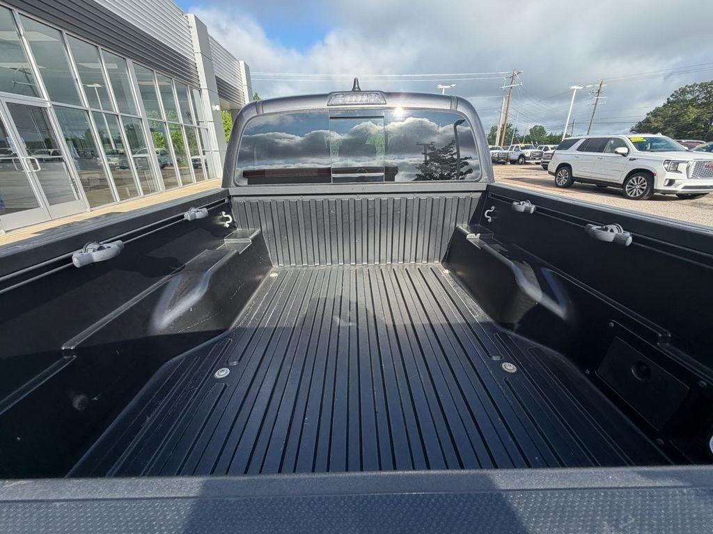 Toyota Tacoma 4WD TRD Off Road Double Cab 5' Bed V6 MT (Natl) 2023