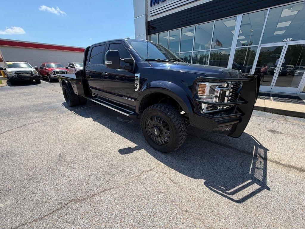 Ford Super Duty F-450 DRW Lariat 4WD Crew Cab 8' Box 2022