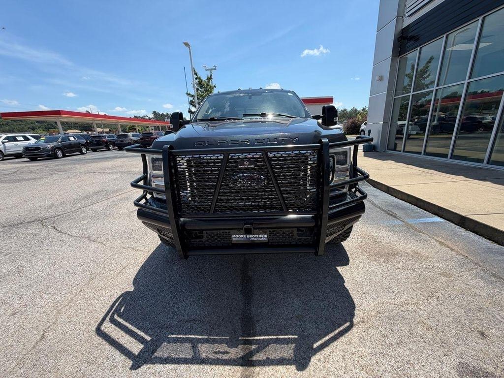 Ford Super Duty F-450 DRW Lariat 4WD Crew Cab 8' Box 2022