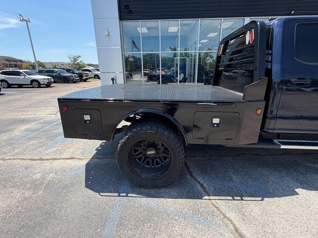 Ford Super Duty F-450 DRW Lariat 4WD Crew Cab 8' Box 2022