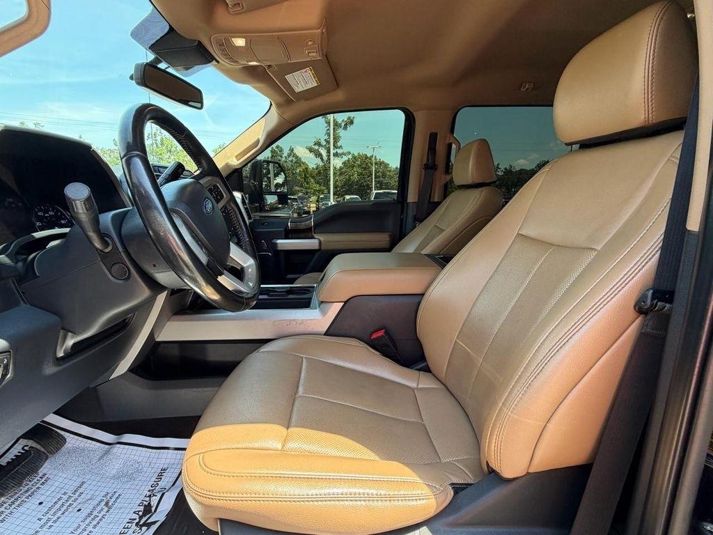 Ford Super Duty F-450 DRW Lariat 4WD Crew Cab 8' Box 2022