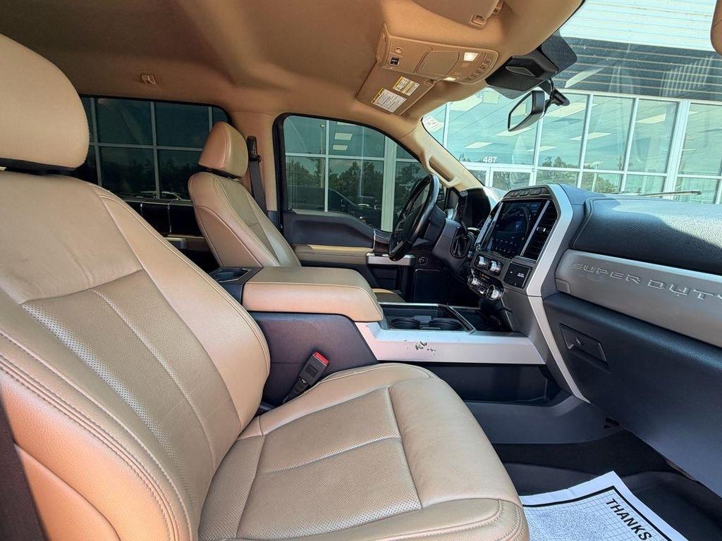 Ford Super Duty F-450 DRW Lariat 4WD Crew Cab 8' Box 2022