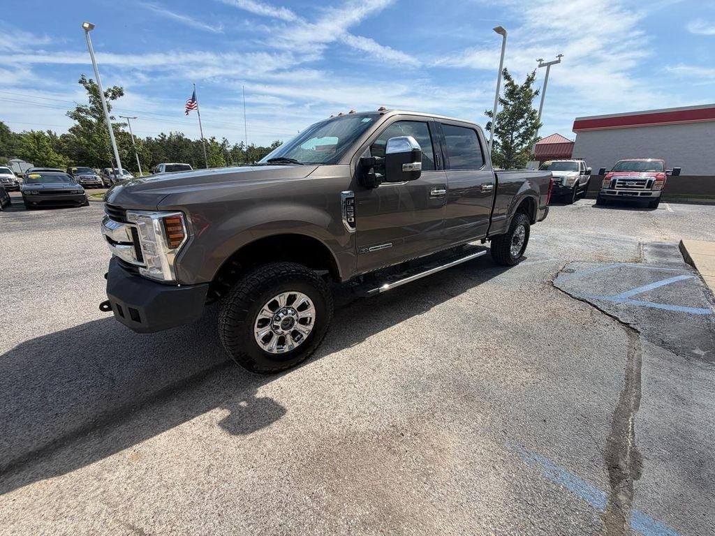 Ford Super Duty F-250 SRW XLT 4WD Crew Cab 8' Box 2019