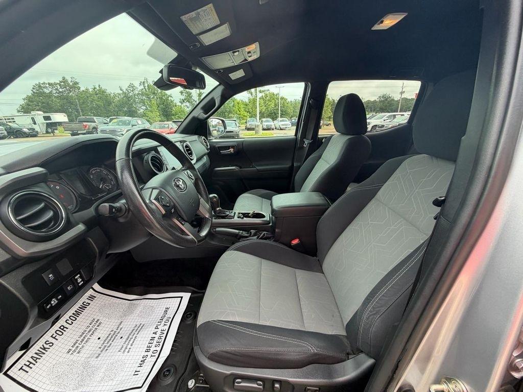 Toyota Tacoma 4WD TRD Off Road Double Cab 5' Bed V6 MT (Natl) 2020