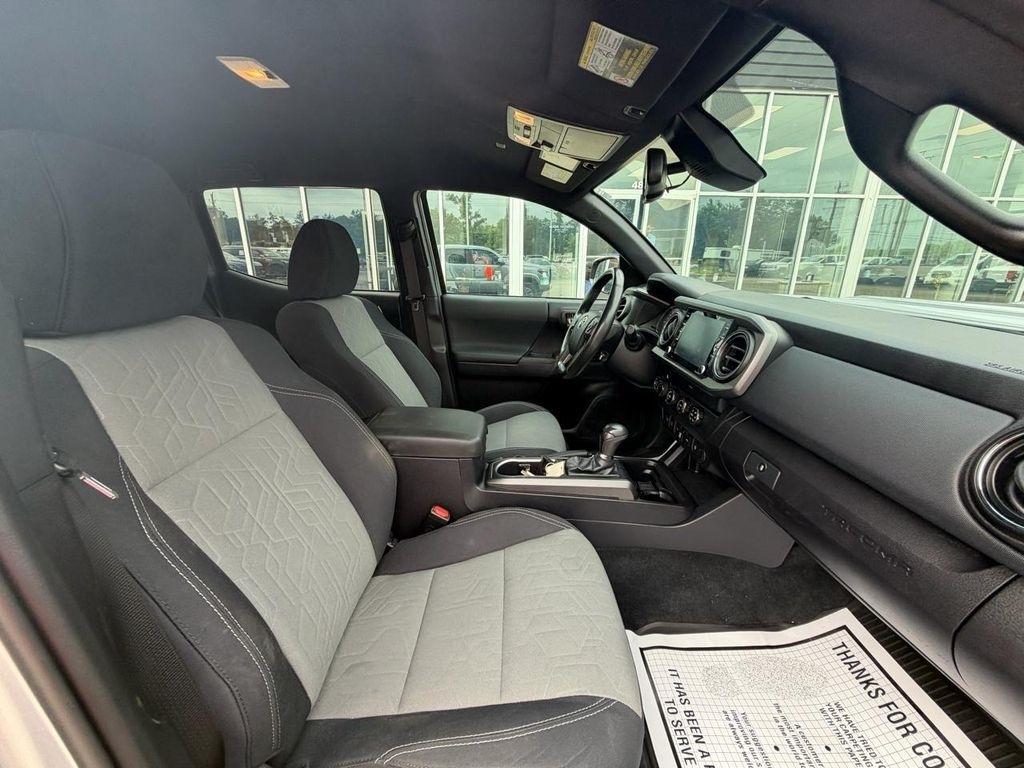 Toyota Tacoma 4WD TRD Off Road Double Cab 5' Bed V6 MT (Natl) 2020