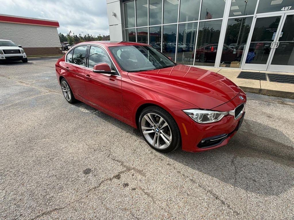 BMW 3 Series 330i xDrive Sedan 2017
