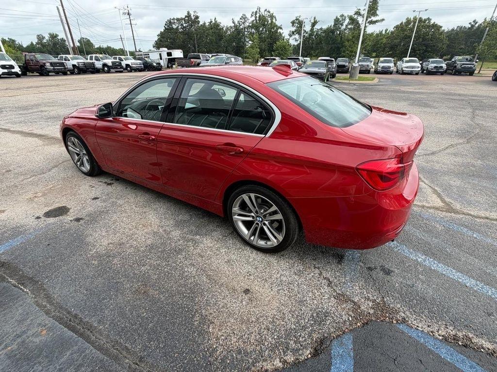 BMW 3 Series 330i xDrive Sedan 2017