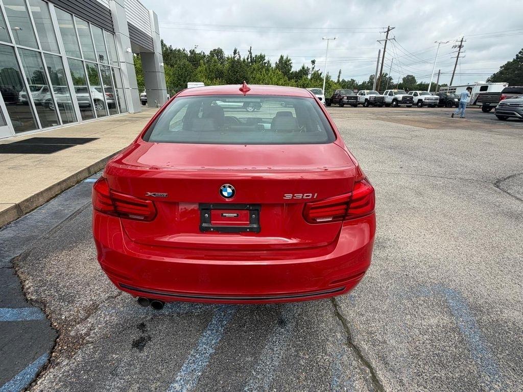 BMW 3 Series 330i xDrive Sedan 2017
