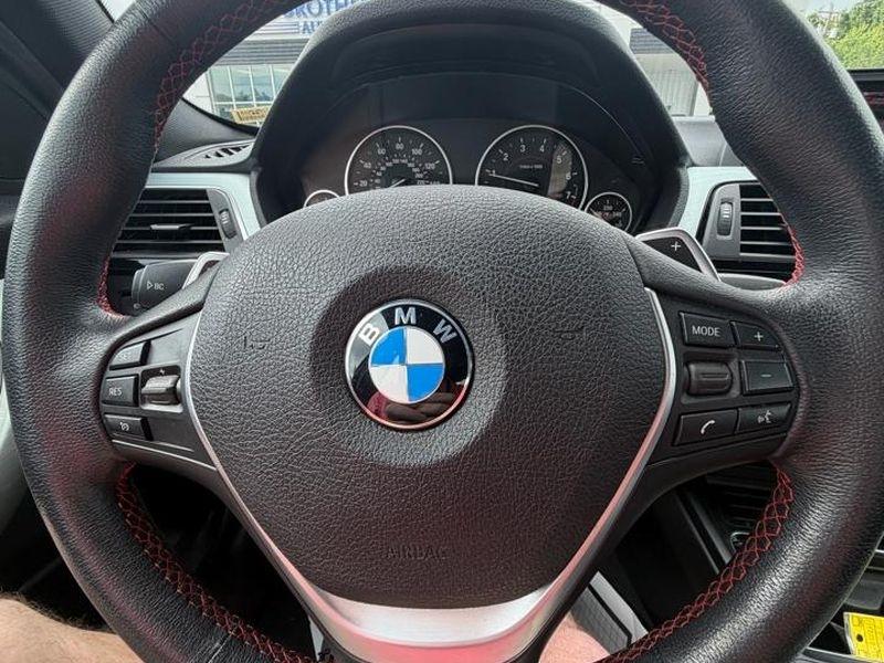 BMW 3 Series 330i xDrive Sedan 2017