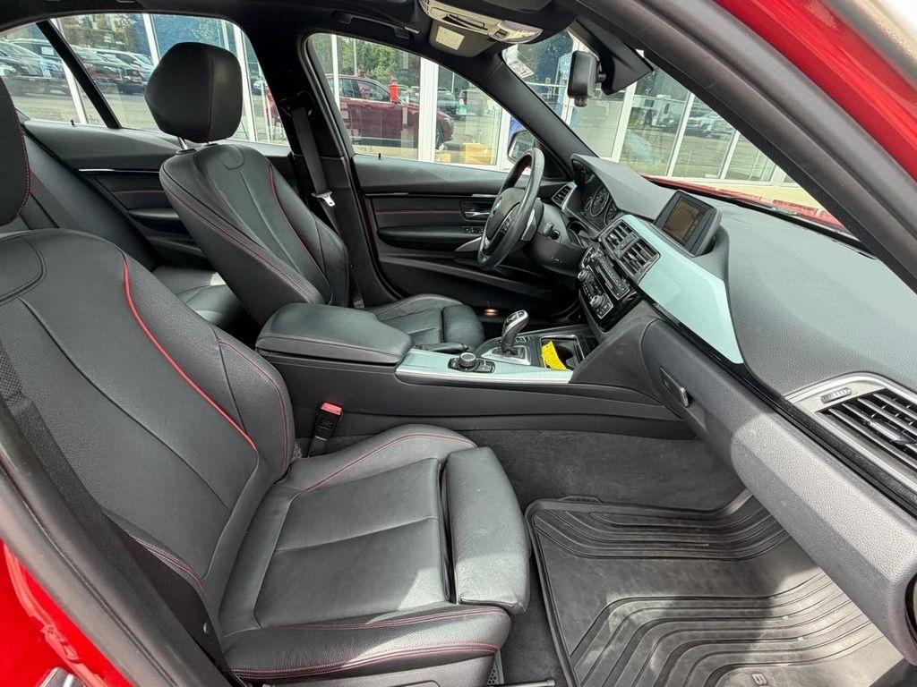 BMW 3 Series 330i xDrive Sedan 2017