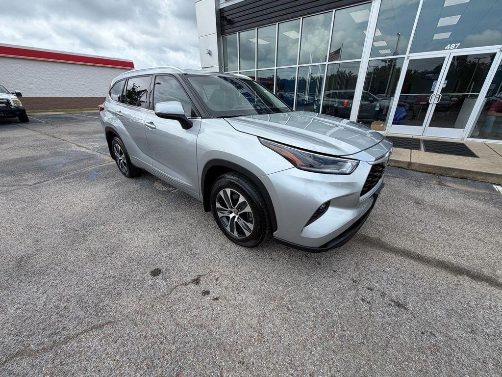 Toyota Highlander XLE AWD (Natl) 2021