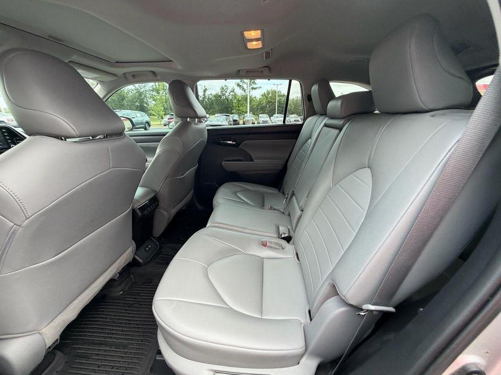 Toyota Highlander XLE AWD (Natl) 2021
