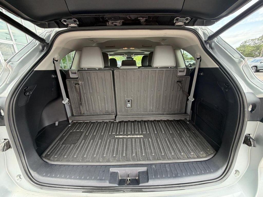 Toyota Highlander XLE AWD (Natl) 2021