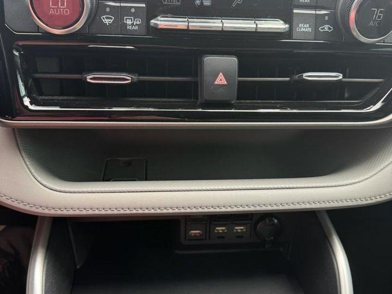 Toyota Highlander XLE AWD (Natl) 2021