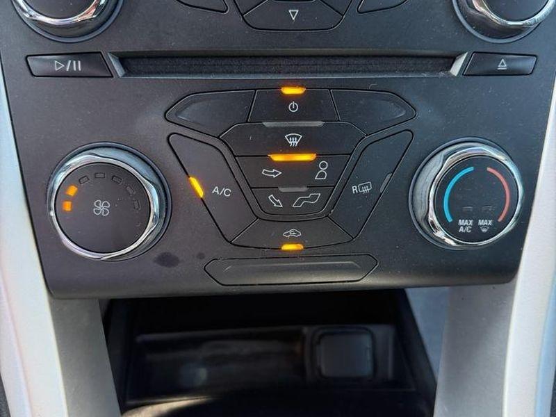 Ford Fusion 4dr Sdn SE FWD 2015
