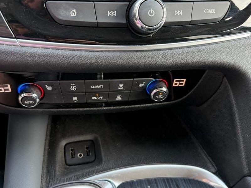 Buick Enclave AWD 4dr Essence 2019