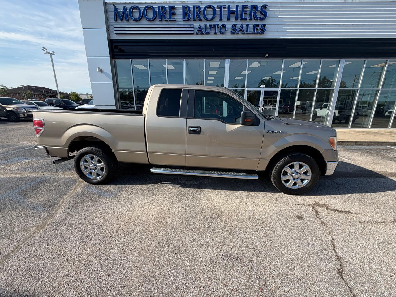 2013 Ford F-150 2WD SuperCab 145" XLT