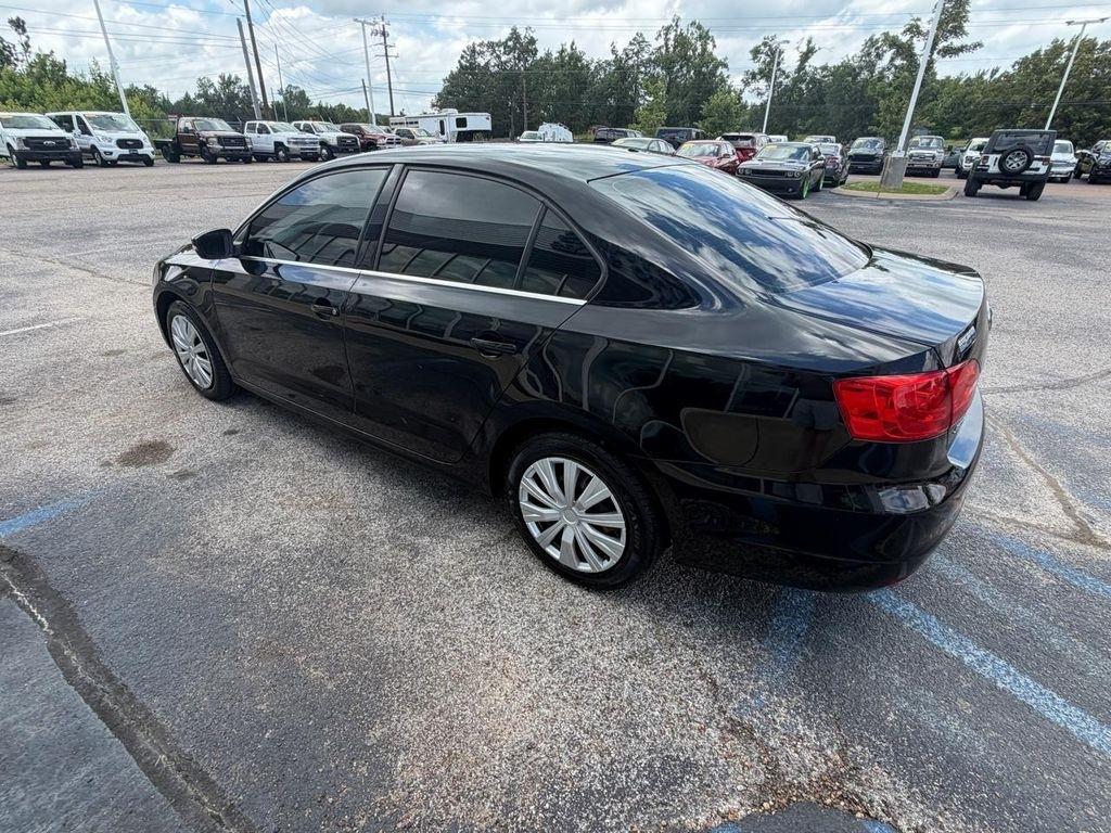 Volkswagen Jetta Sedan 4dr Auto SE PZEV 2013