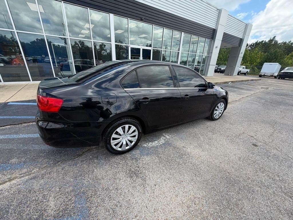 Volkswagen Jetta Sedan 4dr Auto SE PZEV 2013