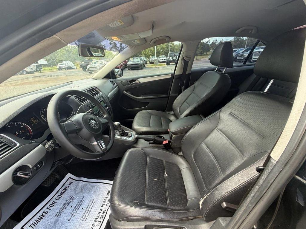 Volkswagen Jetta Sedan 4dr Auto SE PZEV 2013