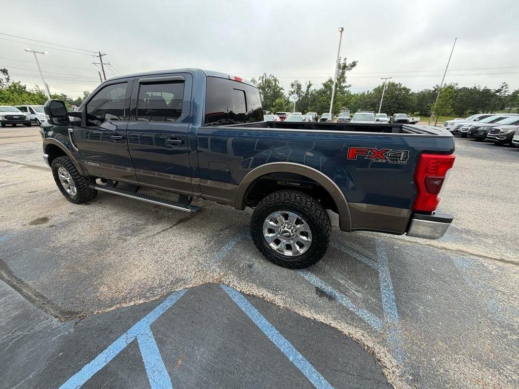 Ford Super Duty F-250 SRW Lariat 4WD SuperCab 8' Box 2017