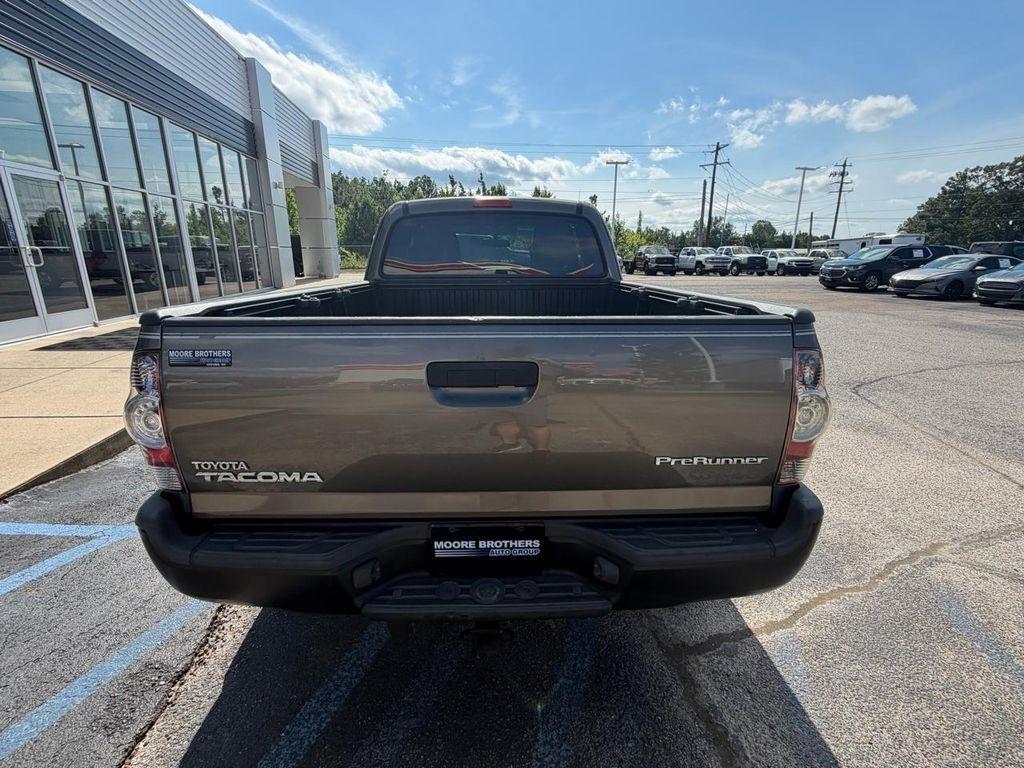 Toyota Tacoma 2WD Access I4 MT (Natl) 2011