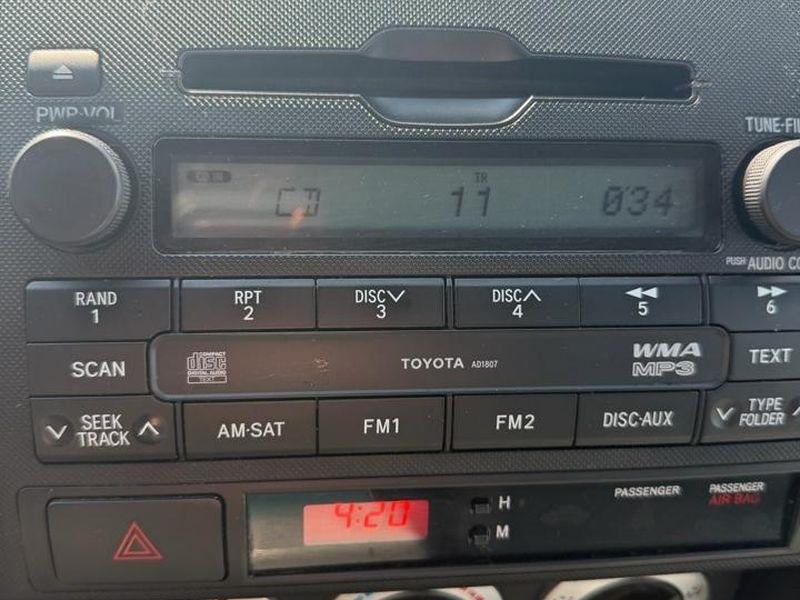 Toyota Tacoma 2WD Access I4 MT (Natl) 2011