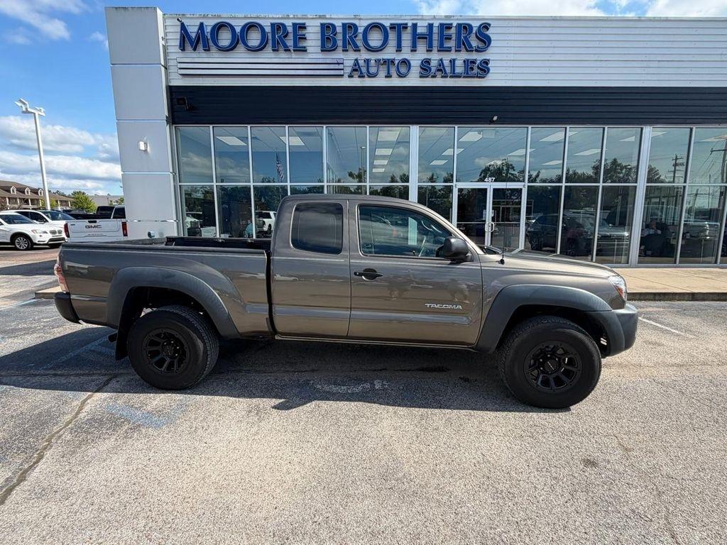 2011 Toyota Tacoma 2WD Access I4 MT (Natl)