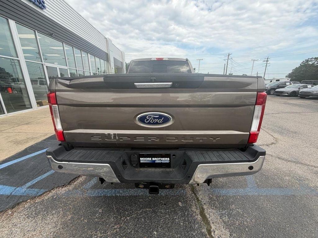 Ford Super Duty F-250 SRW Lariat 4WD Crew Cab 8' Box 2019
